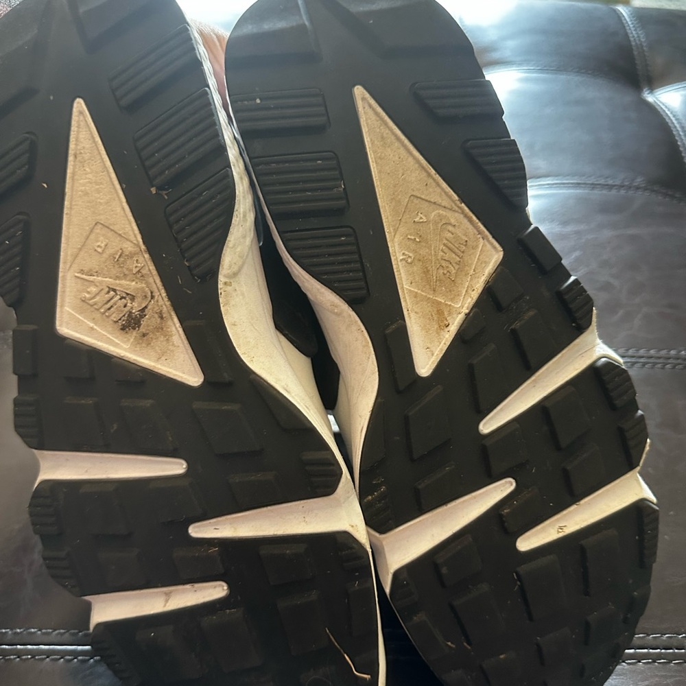 Nike Women's Sneakers Black and White